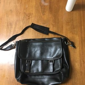Totes leather messenger bag